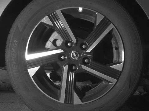 Used 2025 Nissan Sentra SV FWD image 15