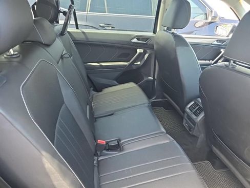Certified 2023 Volkswagen Tiguan SE FWD image 10