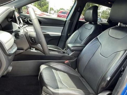 Used 2023 Jeep Compass Limited AWD/4WD image 8