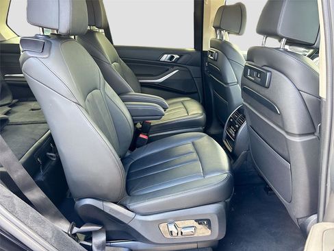 Used 2022 BMW X7 xDrive40i w/ Executive Package AWD/4WD image 28