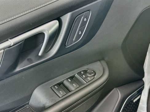 Used 2025 Buick Enclave Preferred FWD image 19
