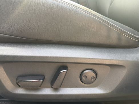 Used 2023 Nissan Rogue SL AWD/4WD image 8
