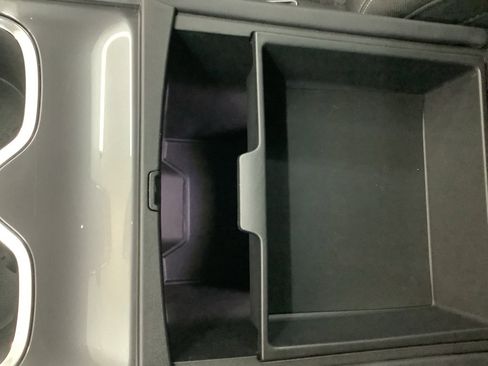 Used 2025 GMC Acadia Elevation image 23