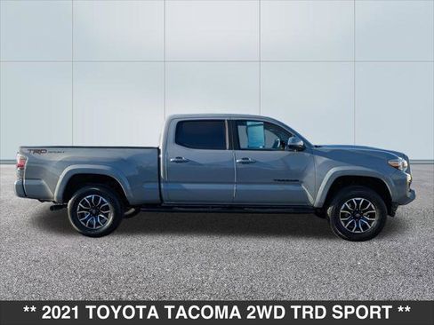 Used 2021 Toyota Tacoma TRD Sport w/ Technology Package image 6