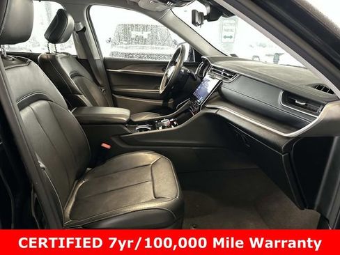 Used 2022 Jeep Grand Cherokee Limited w/ Luxury Tech Group II image 9