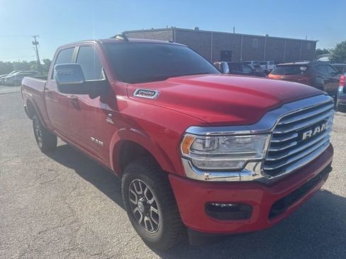 Used 2024 RAM 2500 Limited w/ Towing Technology Group AWD/4WD image 3