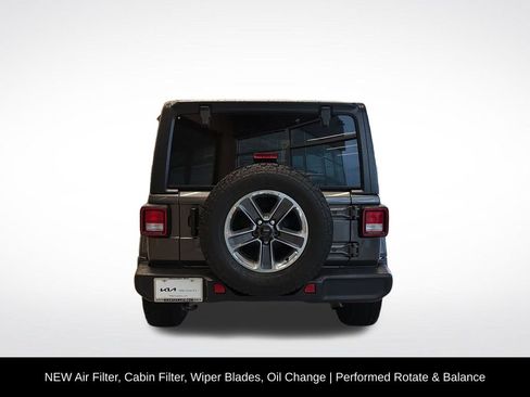 Used 2021 Jeep Wrangler Unlimited Sahara AWD/4WD image 5