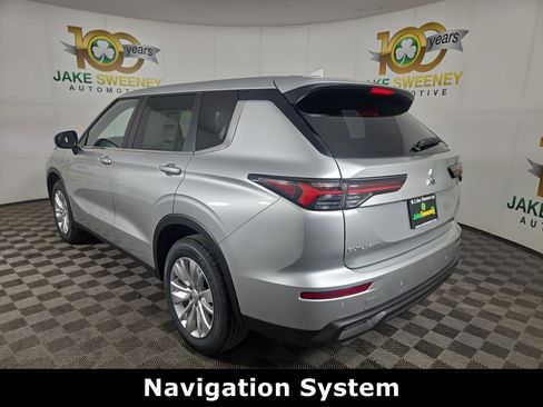 New 2026 Mitsubishi Outlander ES image 5