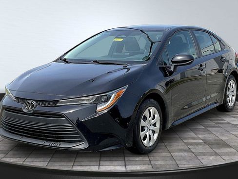 Used 2024 Toyota Corolla LE FWD image 12