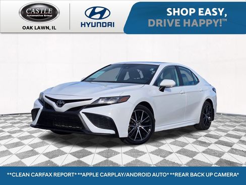 Used 2024 Toyota Camry SE image 1