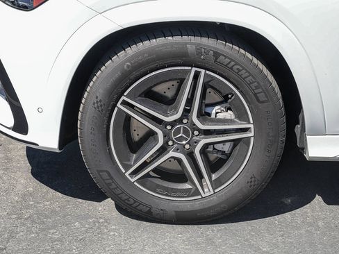 Used 2025 Mercedes-Benz GLE 53 AMG 4MATIC image 9