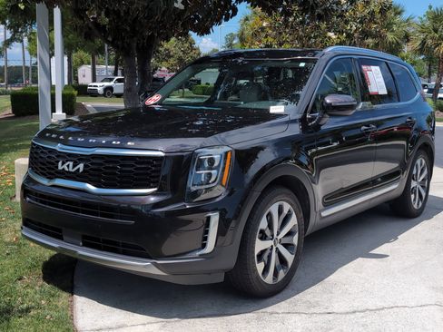 Used 2022 Kia Telluride EX w/ EX Premium Package FWD image 5