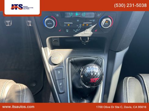 Used 2018 Ford Focus ST w/ Equipment Group 402A FWD image 17