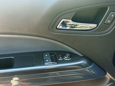 Used 2017 Chevrolet Colorado Z71 AWD/4WD image 19
