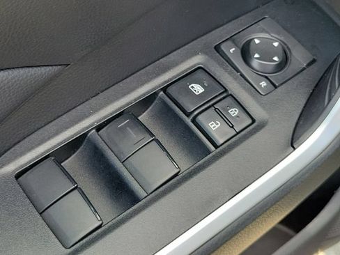 Used 2025 Toyota RAV4 LE AWD/4WD image 22