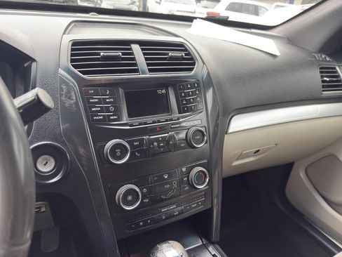 Used 2018 Ford Explorer 4WD image 12