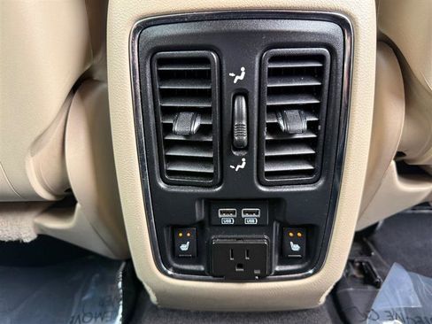 Used 2016 Dodge Durango Limited w/ Premium Group AWD/4WD image 32