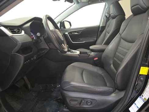 Certified 2021 Toyota RAV4 XLE Premium AWD/4WD image 20