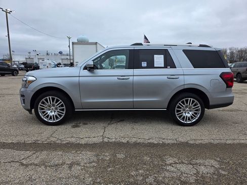 Used 2024 Ford Expedition Limited AWD/4WD image 5