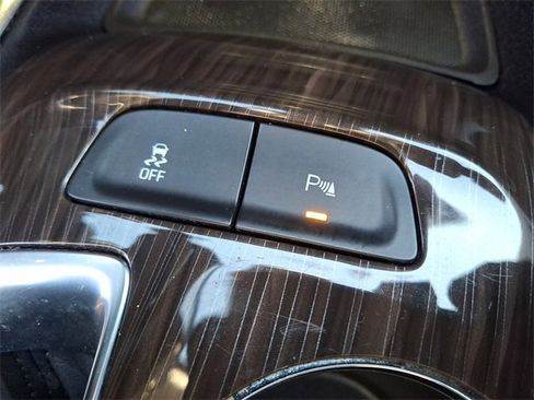 Used 2024 Chevrolet Malibu LT image 25