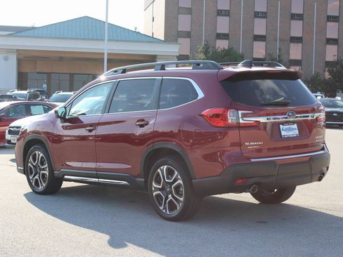 Used 2025 Subaru Ascent Limited w/ Popular Package #2 image 7