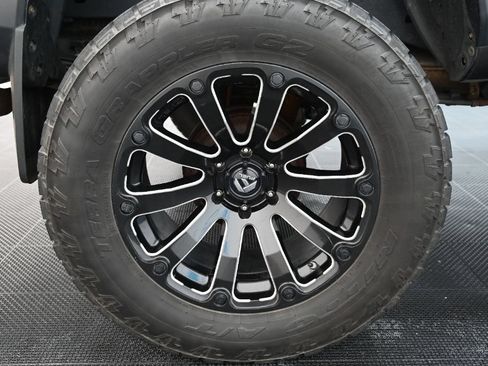 Used 2017 Toyota Tacoma TRD Off-Road w/ Tow Package AWD/4WD image 37