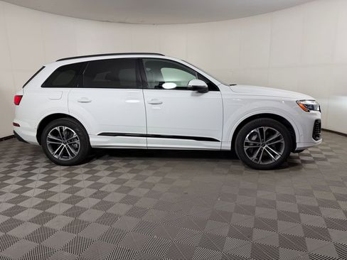Used 2025 Audi Q7 2.0T Premium w/ Convenience Plus Package image 8