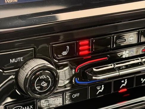 New 2025 Jeep Grand Cherokee Limited image 44