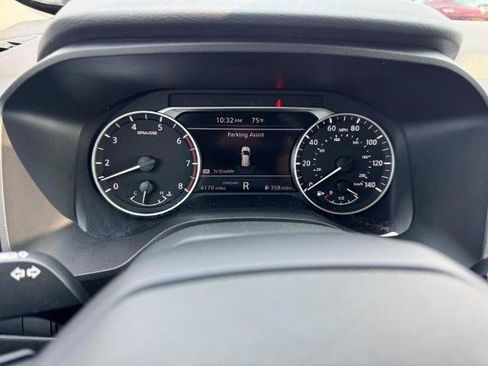Certified 2025 Nissan Rogue SV FWD image 21