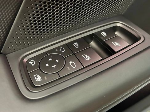 Certified 2025 Porsche Taycan AWD/4WD image 11