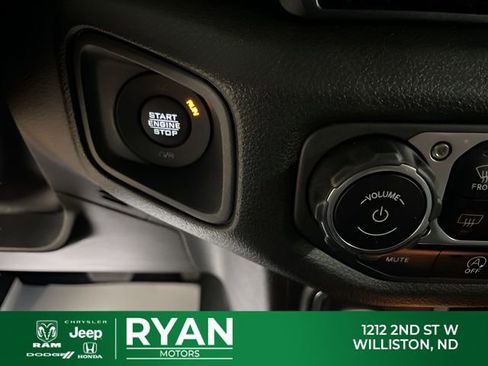 Used 2024 Jeep Gladiator Sport image 36