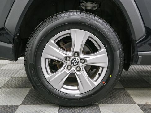 Used 2022 Toyota RAV4 XLE image 18
