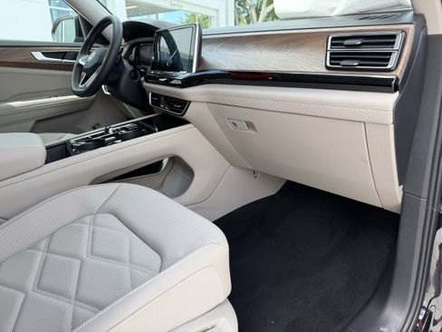 New 2026 Volkswagen Atlas SE FWD image 11