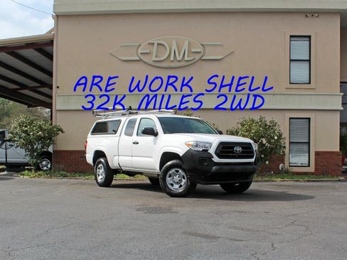 Used 2022 Toyota Tacoma SR RWD image 2