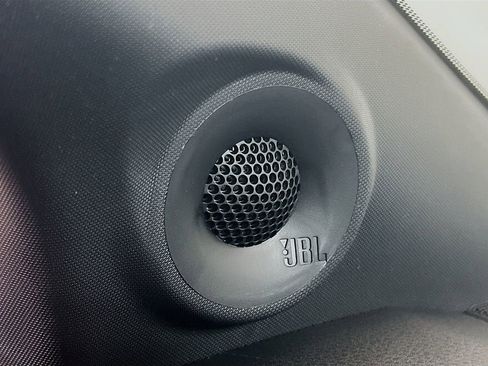 New 2026 Toyota Sienna Platinum image 17