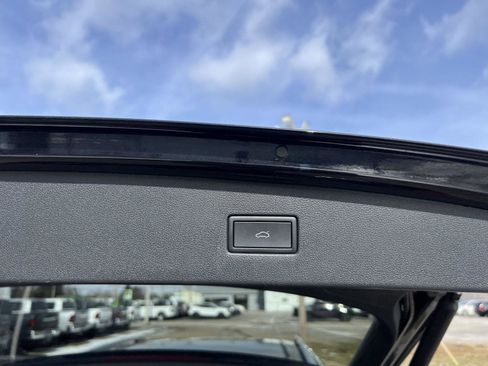 Used 2024 Volkswagen Tiguan Wolfsburg Edition image 34