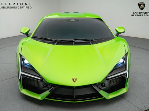 Used 2024 Lamborghini Revuelto image 8