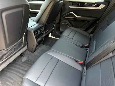 Certified 2024 Porsche Cayenne image 31