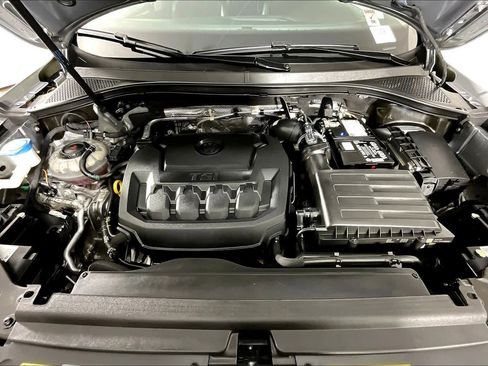 Used 2022 Volkswagen Tiguan SE image 30