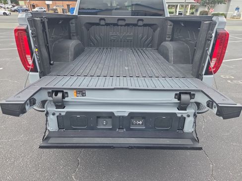 Used 2024 GMC Sierra 1500 AT4 w/ AT4 Carbonpro Edition AWD/4WD image 18