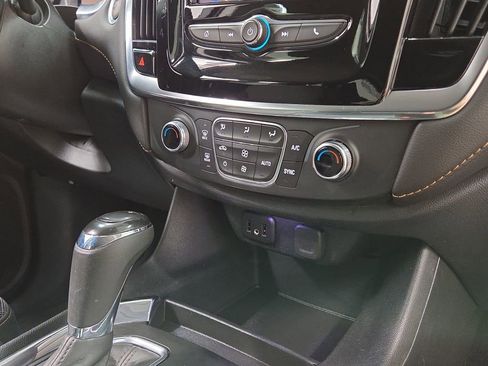 Used 2020 Chevrolet Traverse LS AWD/4WD image 16