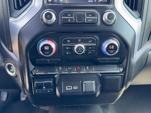 Used 2022 GMC Sierra 3500 SLE w/ SLE Convenience Package AWD/4WD image 26