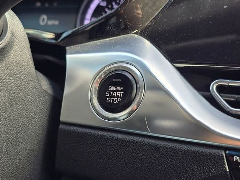 Used 2020 Kia Niro LXS image 36