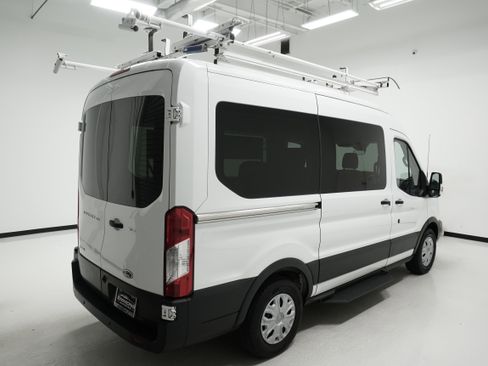 Used 2017 Ford Transit 150 XLT image 3