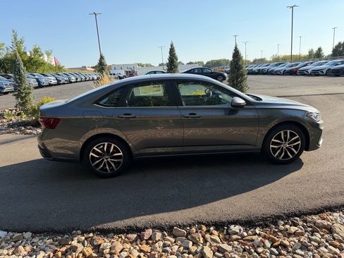 New 2025 Volkswagen Jetta SE image 6