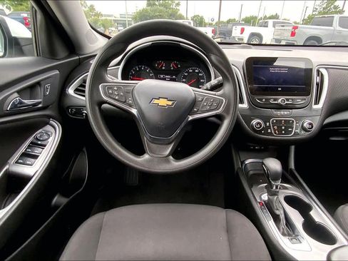 Used 2024 Chevrolet Malibu LT FWD image 6