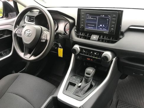 Used 2022 Toyota RAV4 LE FWD image 8