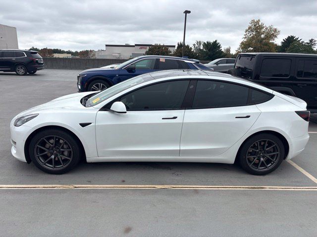 Used 2021 Tesla Model 3 Standard Range Plus RWD image 2