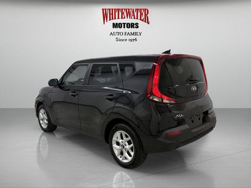 Used 2021 Kia Soul S FWD image 2
