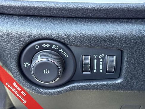 New 2026 Chrysler Pacifica Select image 23